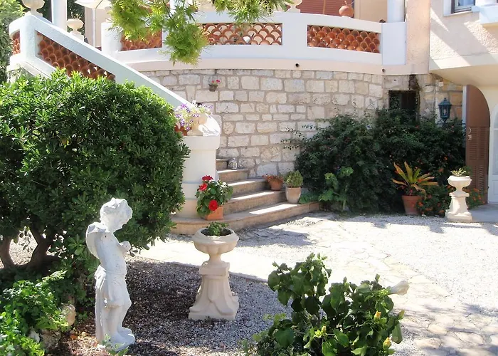 Asmodee Aparthotel *